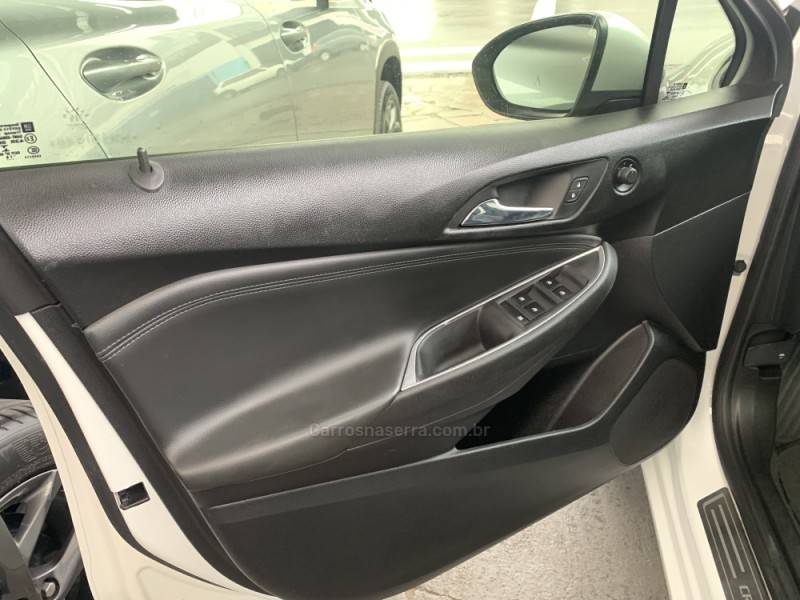 CHEVROLET - CRUZE - 2016/2017 - Branca - R$ 85.990,00