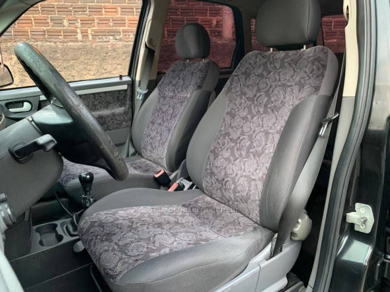 CHEVROLET - MERIVA - 2003/2004 - Preta - R$ 24.990,00