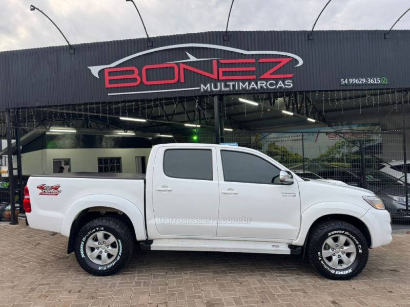 TOYOTA - HILUX - 2013/2013 - Branca - R$ 138.990,00