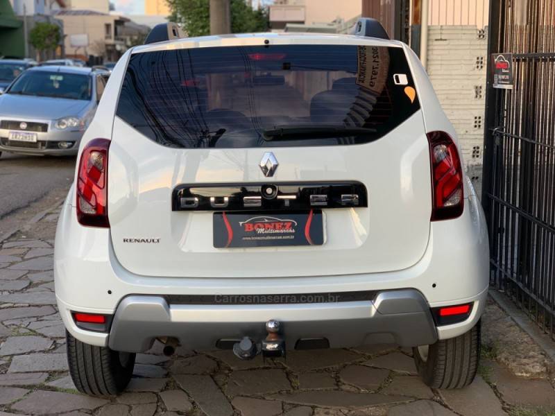 RENAULT - DUSTER - 2015/2016 - Branca - R$ 67.990,00