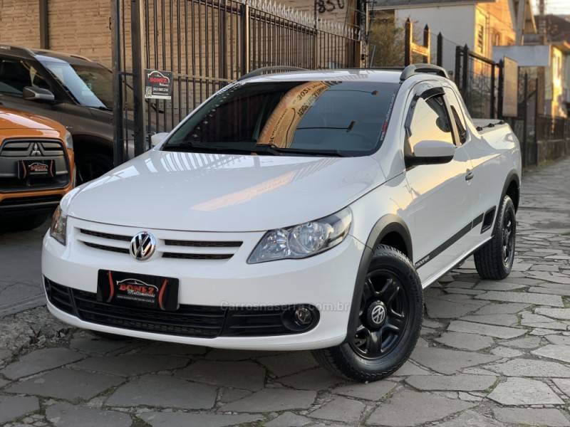 VOLKSWAGEN - SAVEIRO - 2010/2011 - Branca - R$ 44.990,00