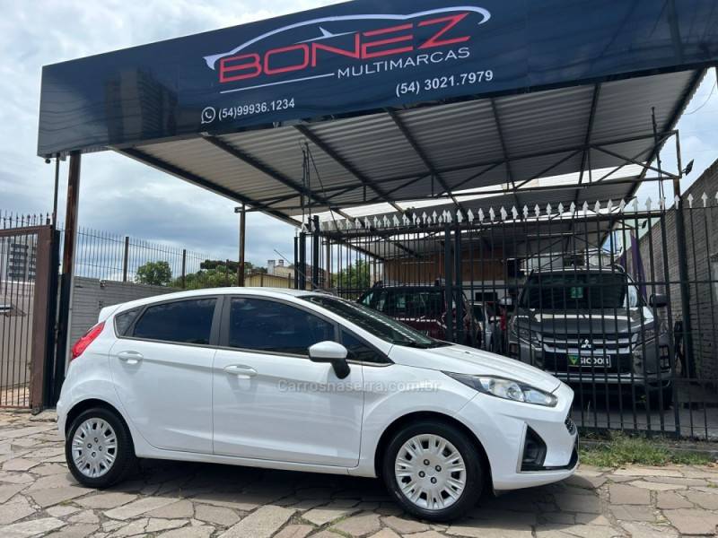 FORD - FIESTA - 2017/2018 - Branca - R$ 52.990,00
