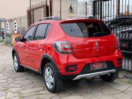 RENAULT - SANDERO - 2014/2015 - Vermelha - R$ 46.990,00