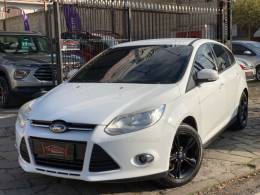 FORD - FOCUS - 2014/2015 - Branca - R$ 55.990,00