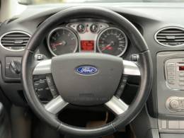 FORD - FOCUS - 2012/2013 - Prata - R$ 56.990,00