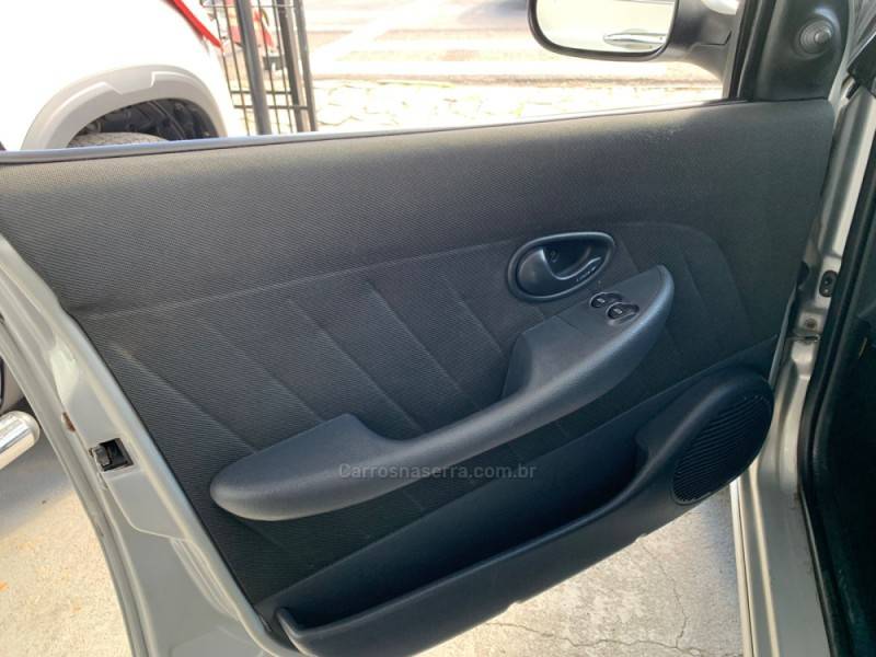 FIAT - PALIO - 2009/2010 - Prata - R$ 25.990,00