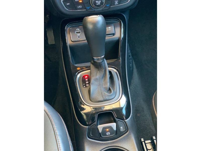 JEEP - COMPASS - 2016/2017 - Preta - R$ 94.990,00