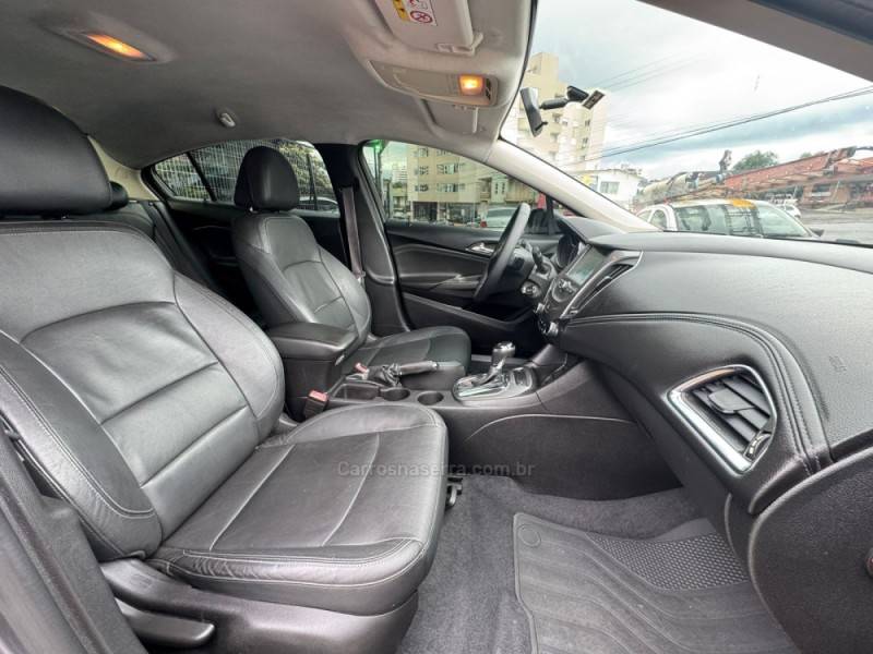 CHEVROLET - CRUZE - 2017/2017 - Prata - R$ 84.990,00