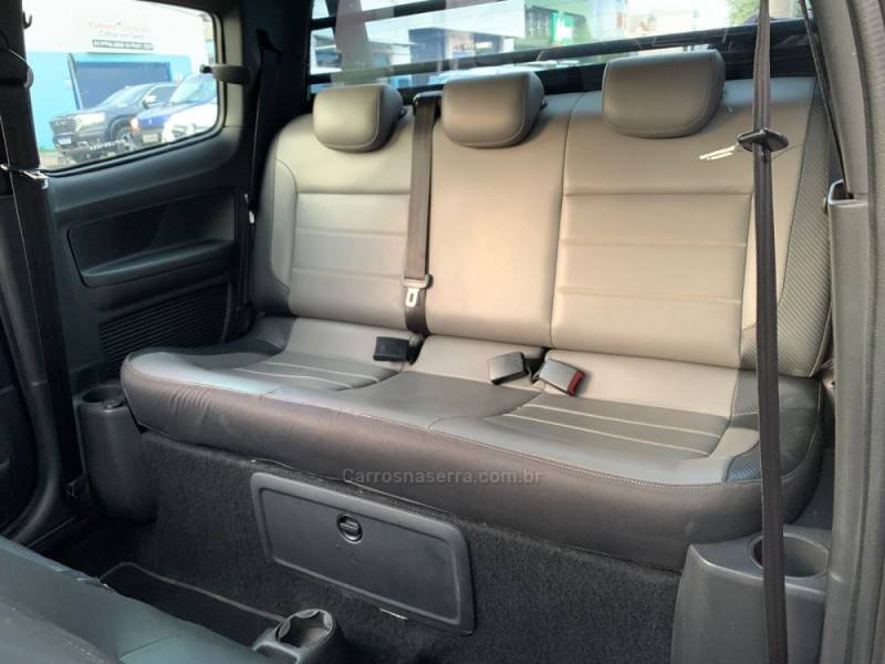 VOLKSWAGEN - SAVEIRO - 2016/2017 - Branca - R$ 79.990,00