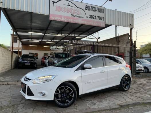 FORD - FOCUS - 2014/2015 - Branca - R$ 61.990,00