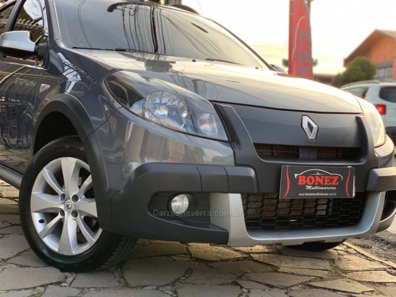 RENAULT - SANDERO - 2012/2013 - Cinza - R$ 42.990,00