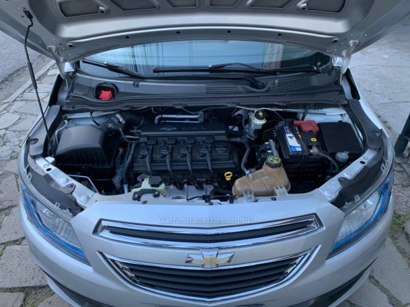 CHEVROLET - ONIX - 2012/2013 - Prata - R$ 44.990,00