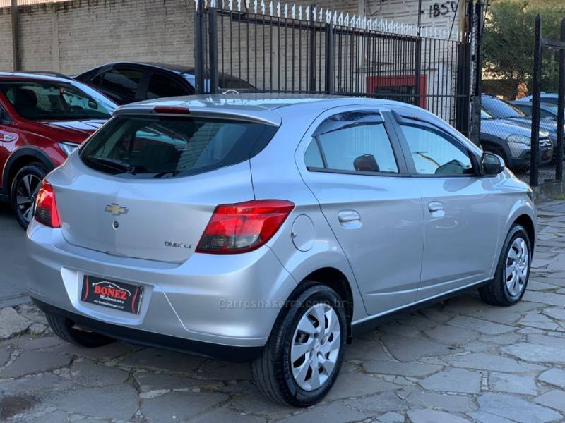 CHEVROLET - ONIX - 2012/2013 - Prata - R$ 44.990,00