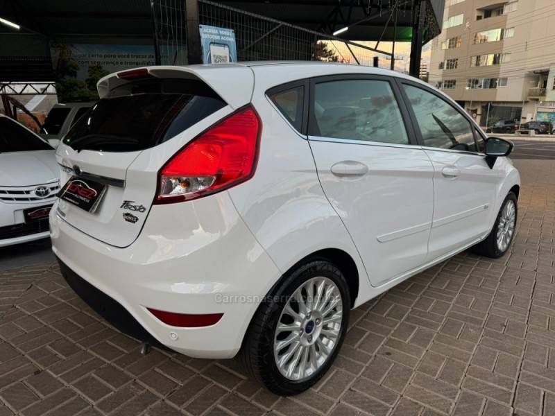 FORD - FIESTA - 2014/2014 - Branca - R$ 50.990,00