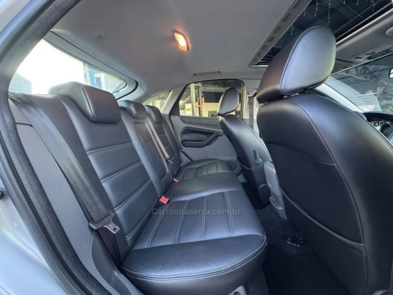 FORD - FOCUS - 2013/2013 - Prata - R$ 52.990,00