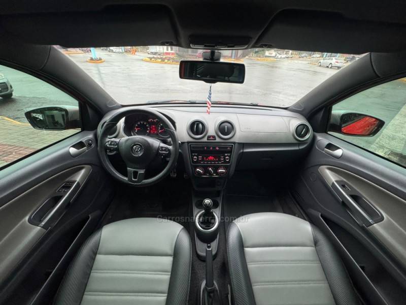 VOLKSWAGEN - SAVEIRO - 2015/2015 - Laranja - R$ 74.990,00