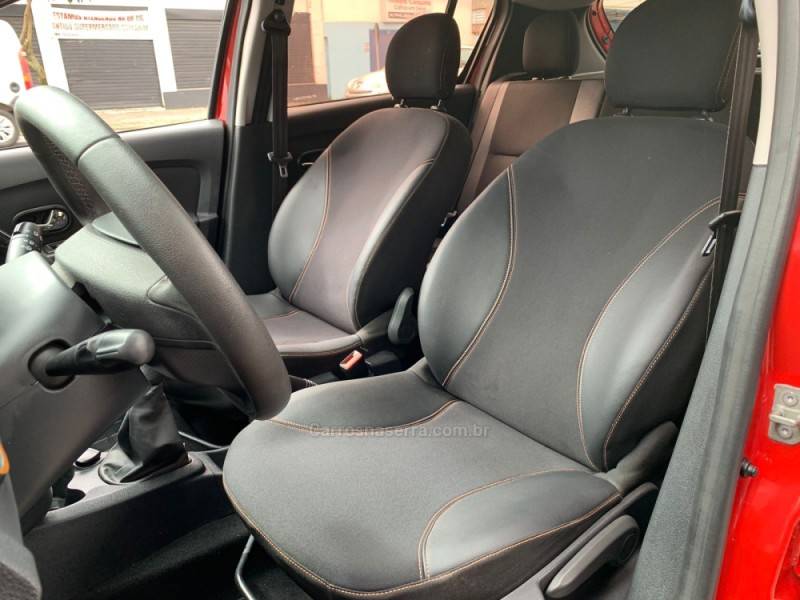 RENAULT - SANDERO - 2014/2015 - Vermelha - R$ 46.990,00