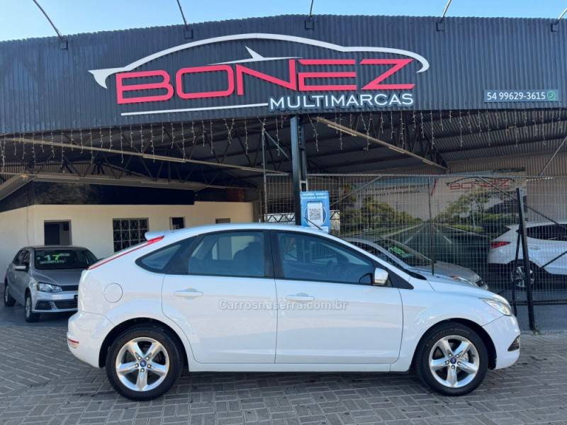 FORD - FOCUS - 2012/2012 - Branca - R$ 43.990,00