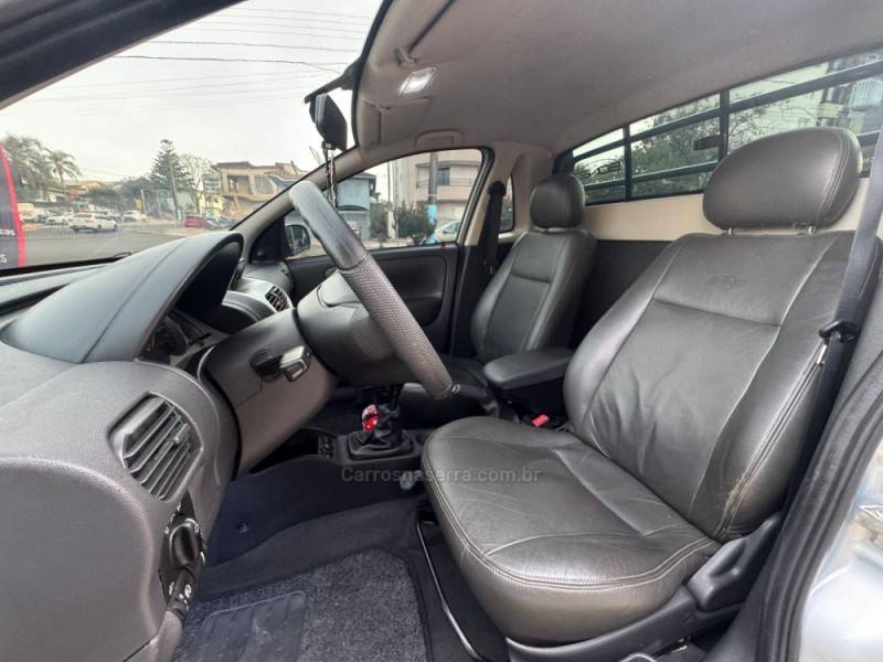 CHEVROLET - MONTANA - 2008/2009 - Prata - R$ 46.990,00