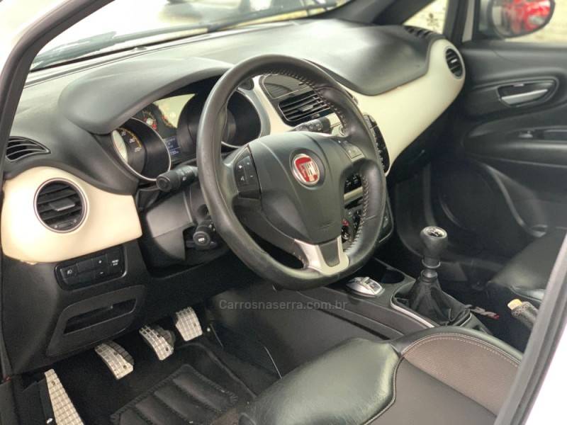 FIAT - PUNTO - 2014/2015 - Branca - R$ 69.900,00