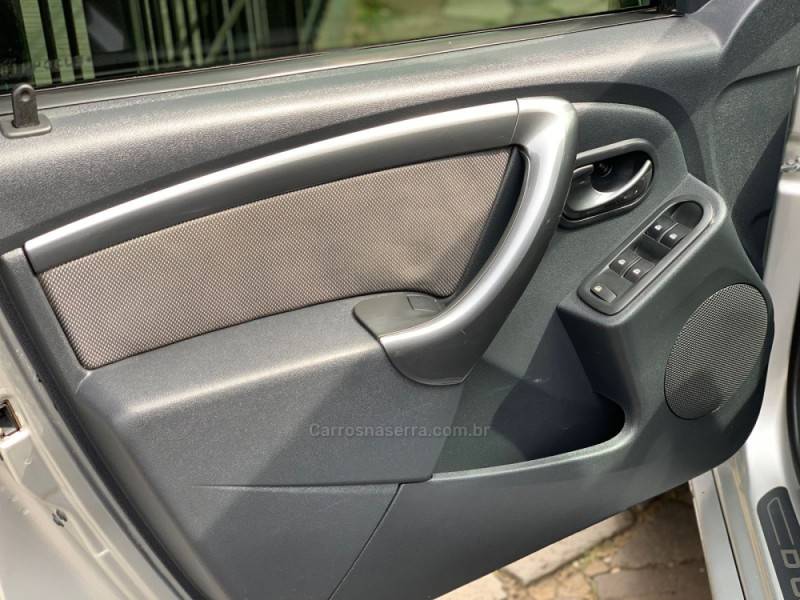 RENAULT - DUSTER - 2013/2014 - Prata - R$ 54.990,00