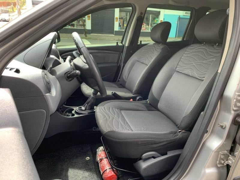 RENAULT - DUSTER - 2013/2014 - Prata - R$ 54.990,00