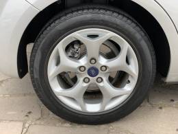 FORD - FOCUS - 2012/2013 - Prata - R$ 56.990,00