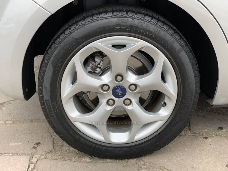 FORD - FOCUS - 2012/2013 - Prata - R$ 56.990,00