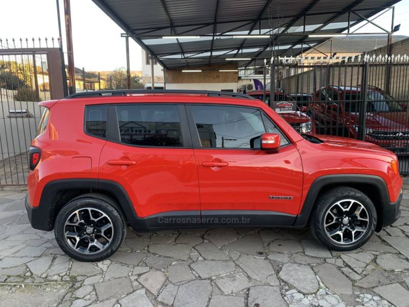 JEEP - RENEGADE - 2015/2016 - Vermelha - R$ 71.990,00