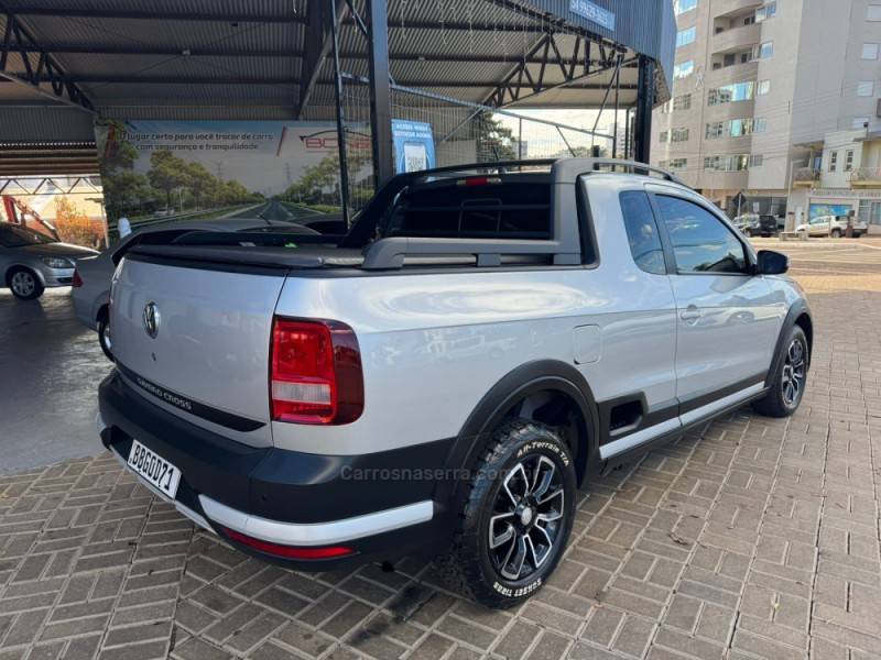 VOLKSWAGEN - SAVEIRO - 2017/2017 - Prata - R$ 79.990,00