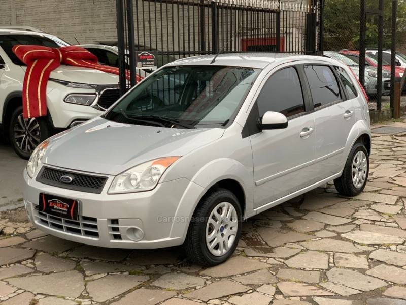 FORD - FIESTA - 2007/2008 - Prata - R$ 25.990,00