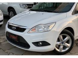FORD - FOCUS - 2011/2012 - Branca - R$ 42.990,00