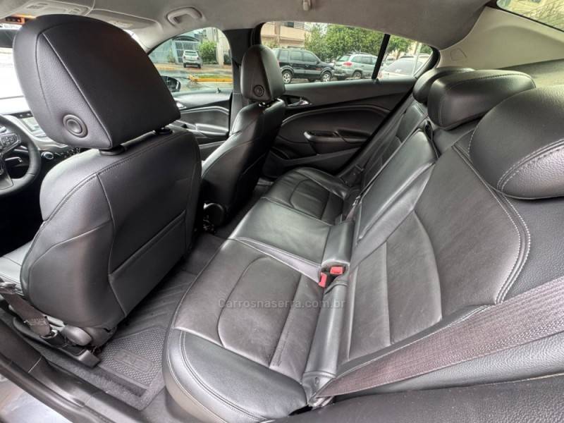 CHEVROLET - CRUZE - 2017/2017 - Prata - R$ 84.990,00