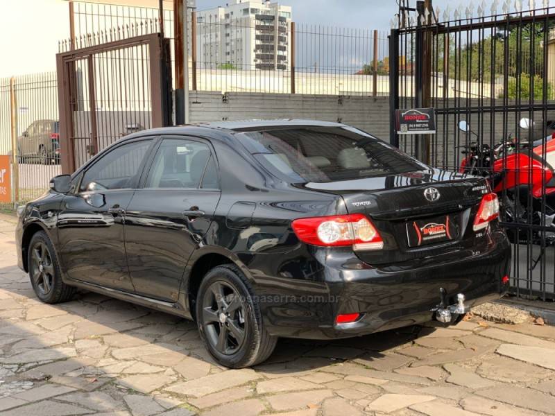 TOYOTA - COROLLA - 2013/2014 - Preta - R$ 71.990,00