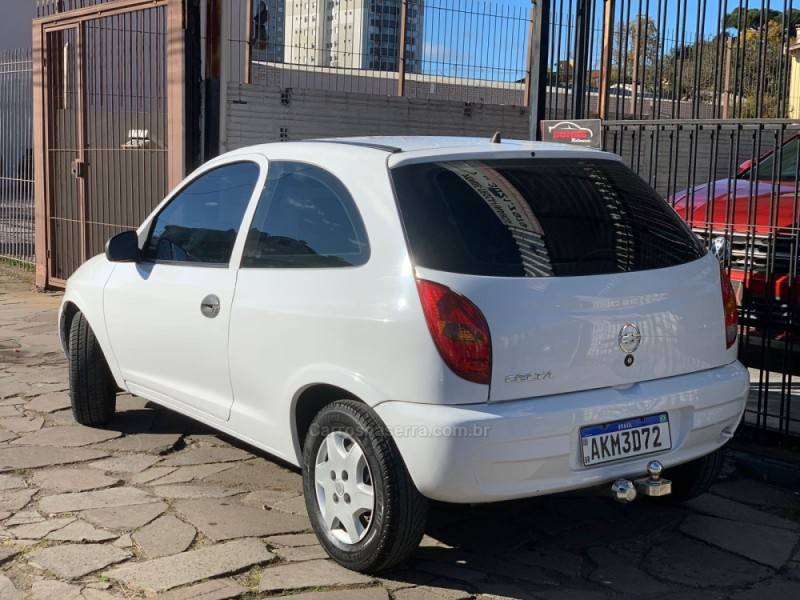 CHEVROLET - CELTA - 2002/2003 - Branca - R$ 13.990,00