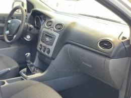 FORD - FOCUS - 2011/2012 - Branca - R$ 42.990,00