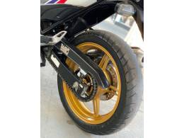 HONDA - CB 300R - 2014/2015 - Branca - R$ 15.990,00