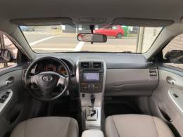 TOYOTA - COROLLA - 2013/2014 - Preta - R$ 71.990,00