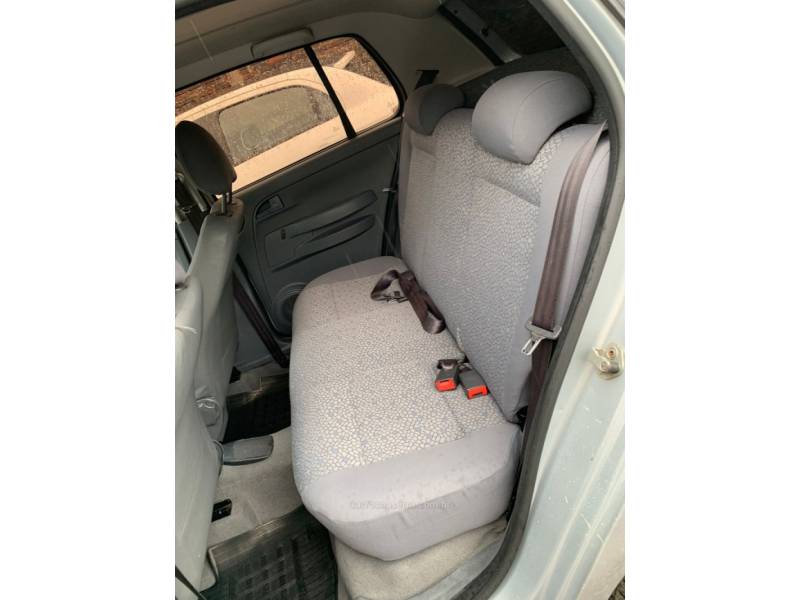 VOLKSWAGEN - FOX - 2005/2006 - Prata - R$ 26.990,00