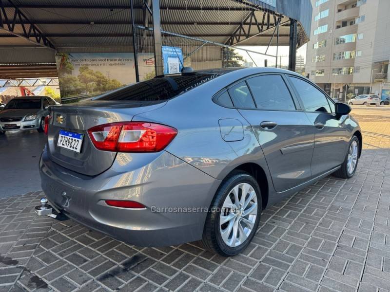 CHEVROLET - CRUZE - 2017/2017 - Prata - R$ 84.990,00