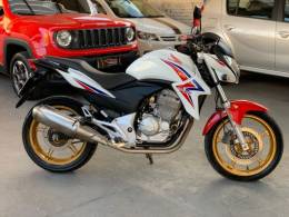 HONDA - CB 300R - 2014/2015 - Branca - R$ 14.990,00