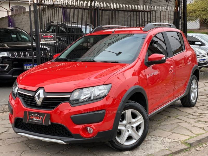 RENAULT - SANDERO - 2014/2015 - Vermelha - R$ 46.990,00