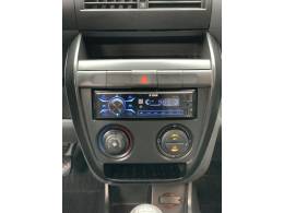 VOLKSWAGEN - FOX - 2005/2006 - Prata - R$ 28.990,00