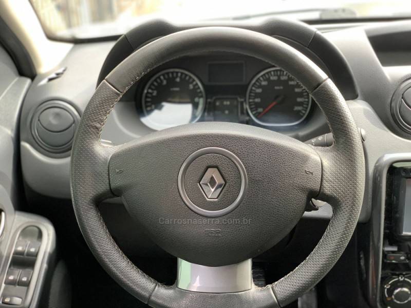 RENAULT - DUSTER - 2013/2014 - Prata - R$ 54.990,00