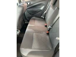 FORD - FIESTA - 2017/2018 - Branca - R$ 52.990,00