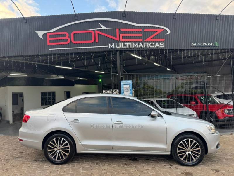 VOLKSWAGEN - JETTA - 2012/2012 - Prata - R$ 65.990,00