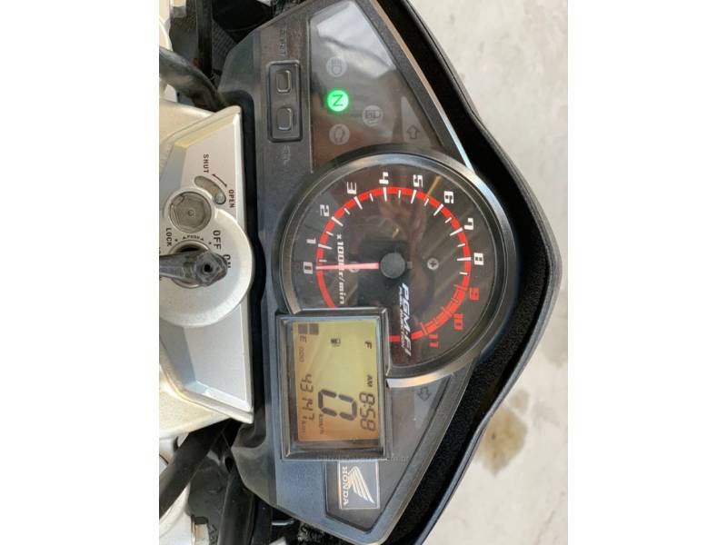 HONDA - CB 300R - 2014/2015 - Branca - R$ 14.990,00