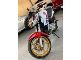 HONDA - CB 300R - 2014/2015 - Branca - R$ 15.990,00