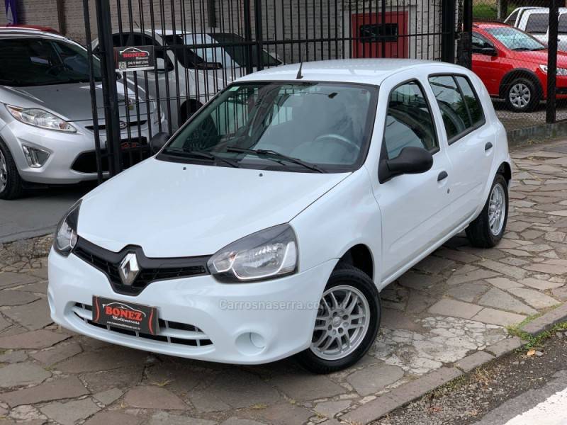 RENAULT - CLIO - 2014/2015 - Branca - R$ 35.990,00