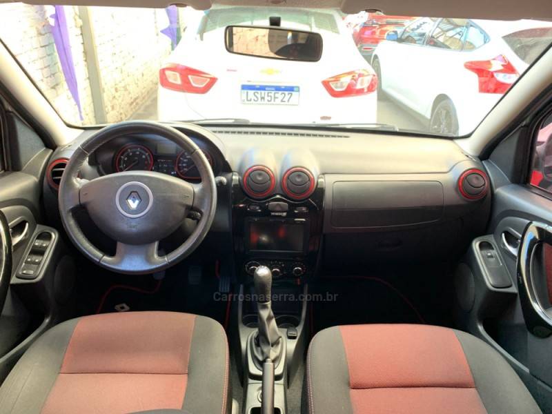 RENAULT - SANDERO - 2013/2014 - Prata - R$ 43.990,00